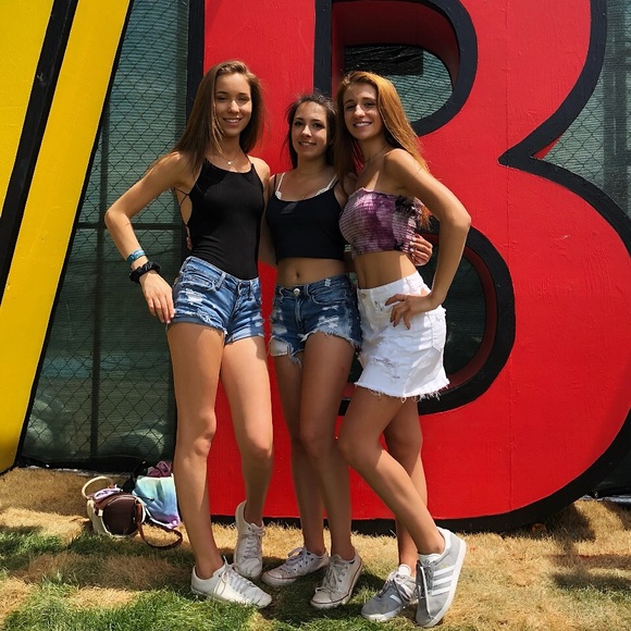 Meet your Posher, Adriana - Picture 1 of 1